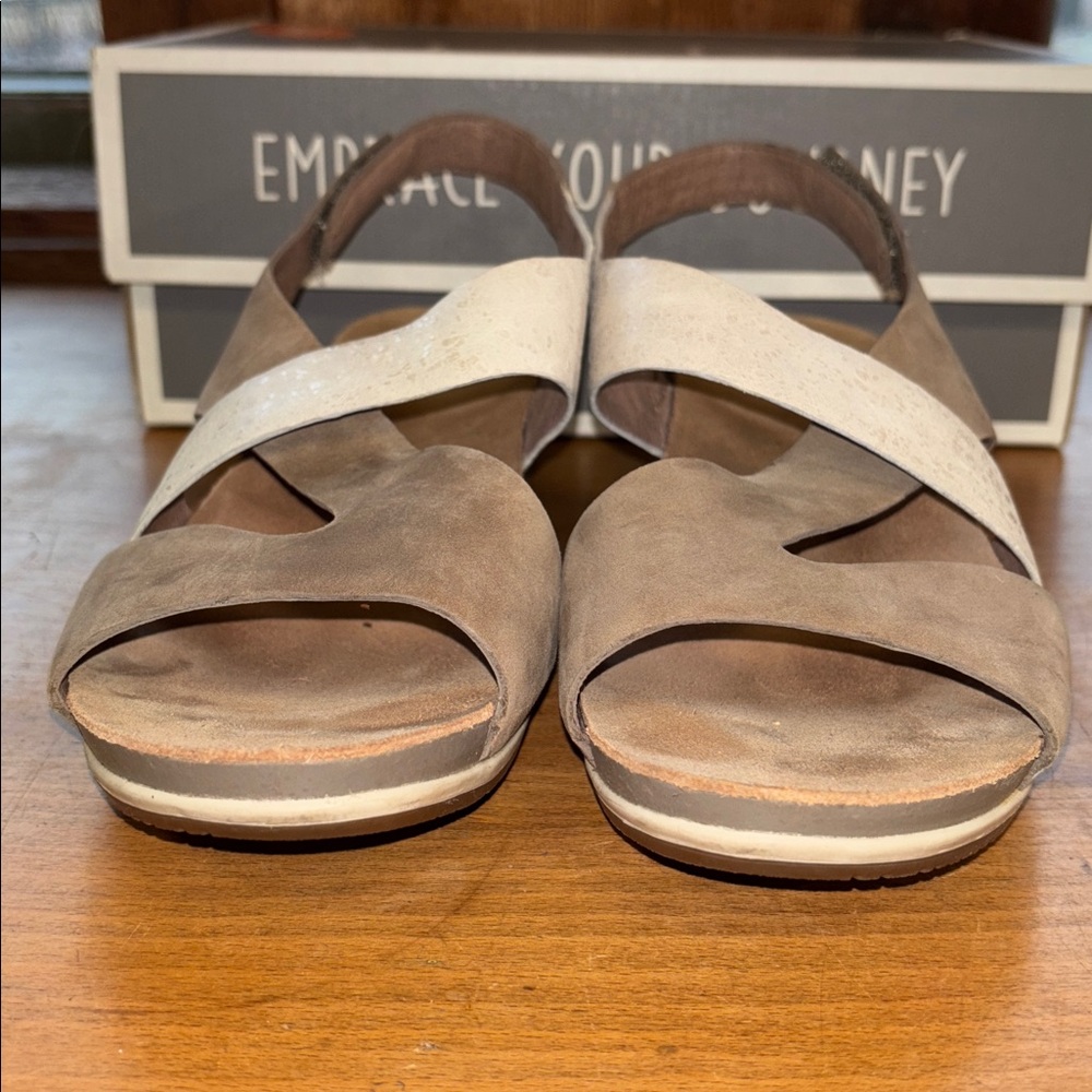 Dansko Brown and Cream Suede & Leather Wedge Sandals, Tiana Size 37 US 6.5-7 NWT